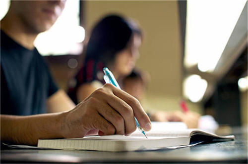 深圳成人大學(xué)專升本報名時間是什么時候？