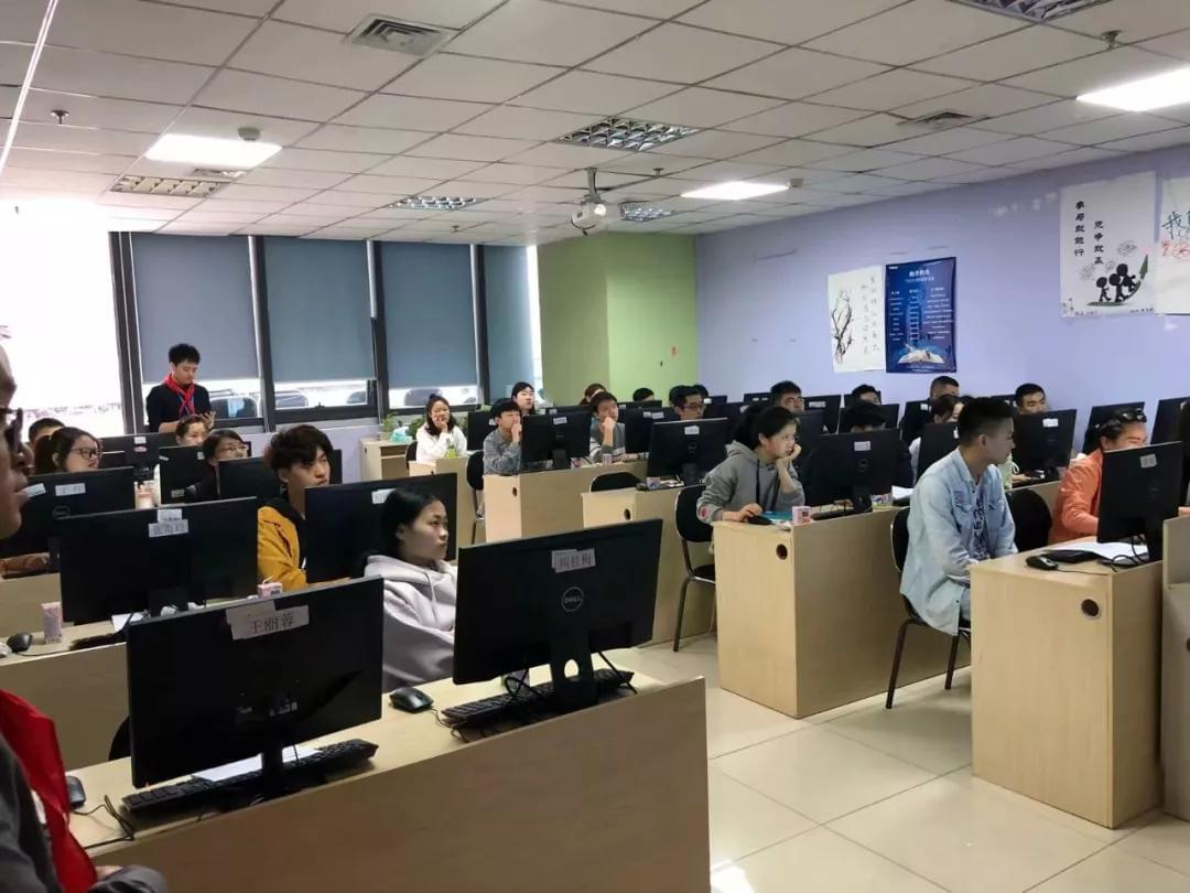 零基礎(chǔ)學編程需要用到英語和數(shù)學嗎_www.epx365.cn